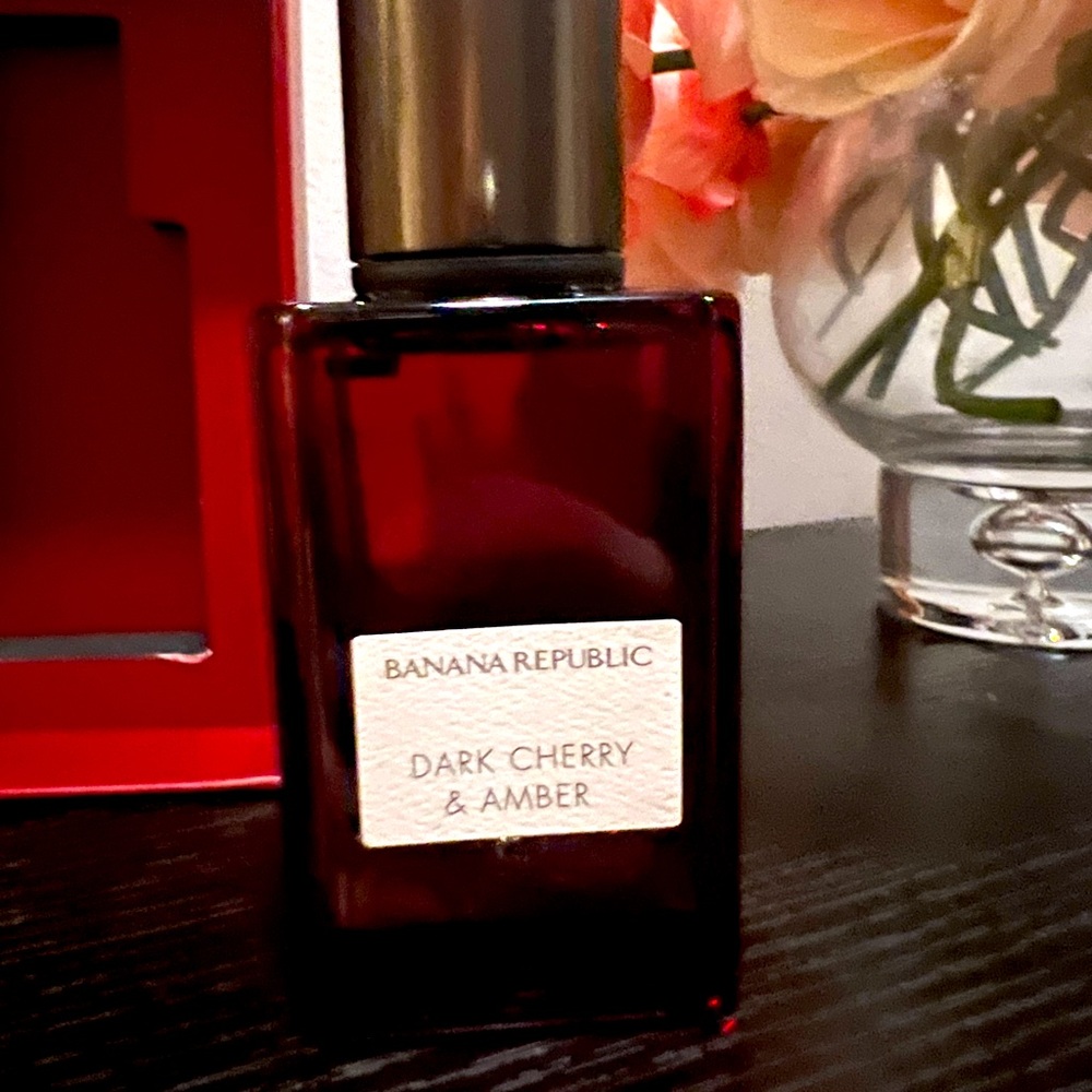Dark cherry and amber edp
